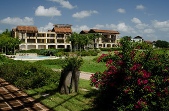 Aparthotel Los Altos Condo Residences