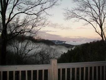 Smoky Mountain Holiday 4 Bedroom Cabin