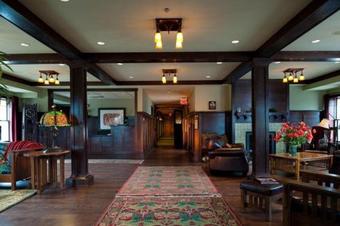 Hotel Chase On The Lake