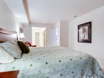 Marina's Edge (a203)