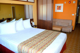 Hotel Pronghorn Inn & Suites