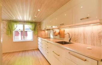 Four-bedroom Holiday Home In Ambjornarp