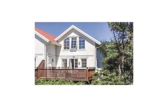 Three-bedroom Holiday Home In Mollasun