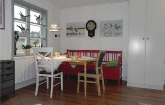 Three-bedroom Holiday Home In Fjarhundra