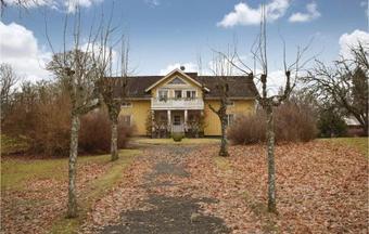 Seven-bedroom Holiday Home In Holsbybrunn