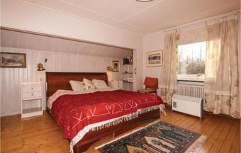 Three-bedroom Holiday Home In Hallekis