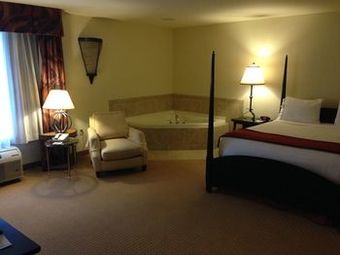 Holiday Inn Express Hotel & Suites Latham