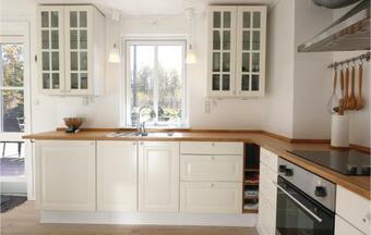 Three-bedroom Holiday Home In Varnamo