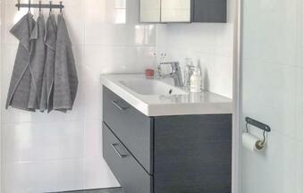 Three-bedroom Holiday Home In Boras