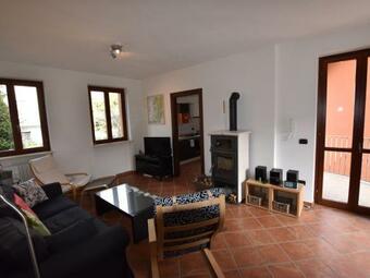 Spacious Apartment In Belvedere Langhe With Terrace