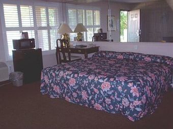 Motel Inn On The Green Florida