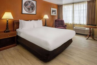 Hotel Ramada By Wyndham Rome - Verona
