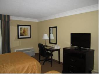 Hotel Clarion Inn & Suites Fairgrounds- Syracuse