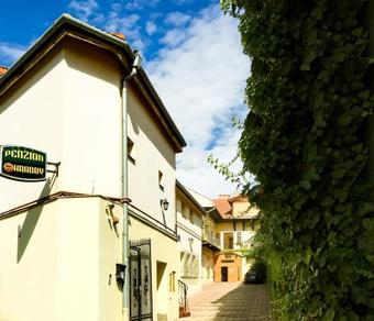 Hostal Penzi�n Hradby