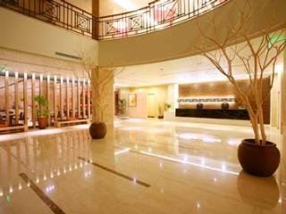 Guan Xiang Century Hot Spring Hotel