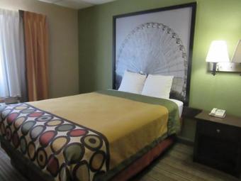 Hotel Super 8 By Wyndham Gainesville Tx