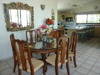 Casa De Las Flores Villa