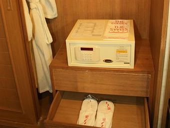 Hotel The Swiss Lodge