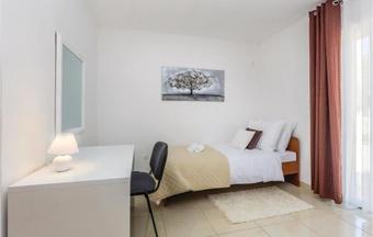 Three-bedroom Holiday Home In Kras