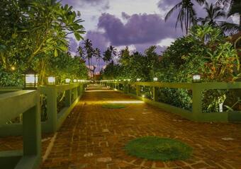 Hotel Clive Garden Beach