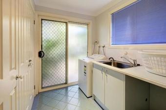Frangipani Beach House - Pet Friendly 22 Belbourie Cres Boomerang Beach