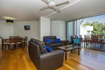 Maggies Beachfront Apt. 13