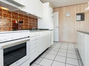 Three-bedroom Holiday Home In Harbo�re 3