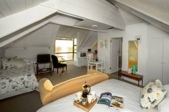 Rocklands Seaside Bed And Breakfast