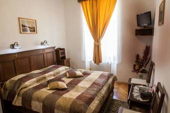 Hostal Pension Pivnita Lui Teo