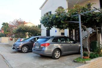 Apartments With A Parking Space Novigrad - 2552