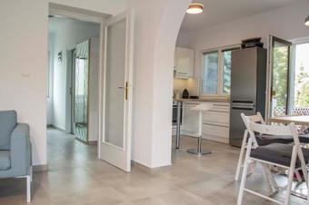 �kes Vend�gh�z