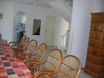 Barzs� Vend�gh�z