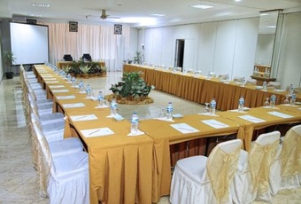 Hotel Ayola Hoci Cipanas