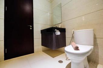 Spacious And Artsy Studio Apartment At Brooklyn Alam Sutera By Travelio