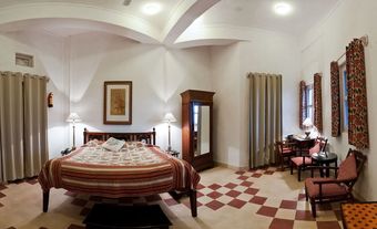Hotel Neemrana's - Hill Fort - Kesroli