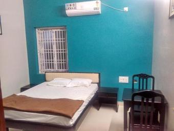 Hotel Gayathri & Lodges