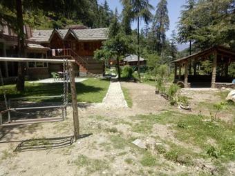 Bed & Breakfast Cottage Along With River Lato The Hut