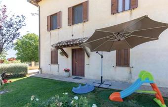 Six-bedroom Holiday Home In Castel Ritaldi (pg)