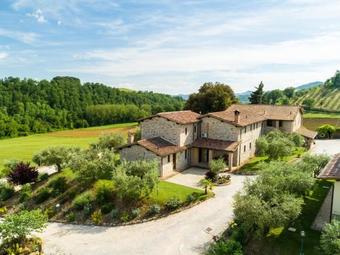 Gorgeous Stone Country House In Umbria With Jacuzzi