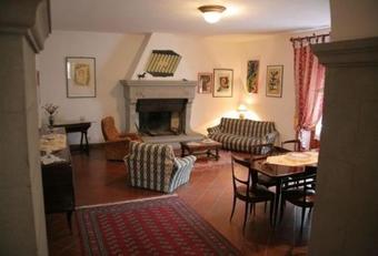 Rassina Apartment Sleeps 11 Wifi