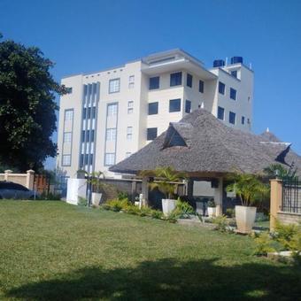 Hotel Mawenzi Resort -mtwapa