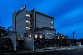 Hotel Snob Boutique Stay