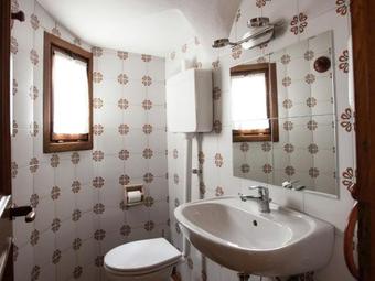 Independent Villa In Santa Maria Della Versa With Pool