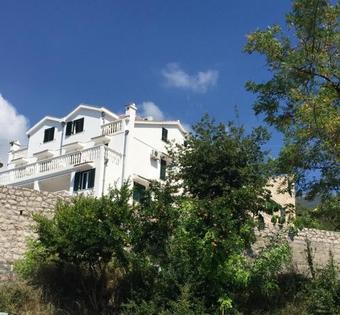 Hostal Guest House Dragovi?