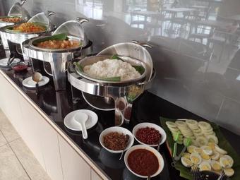 Az Hotel & Serviced Apartments