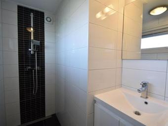 Beautiful Holiday Home In Kattendijke Near Lake