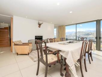 Lindmore Lodge - Queenstown Holiday Home