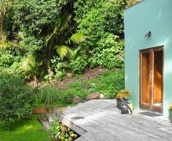 Villa A Beach House At Piha - Ocean Front