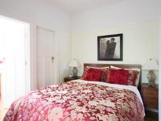 Hotel Adeline Bed And Breakfast