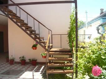 Hostal Guest House Azov